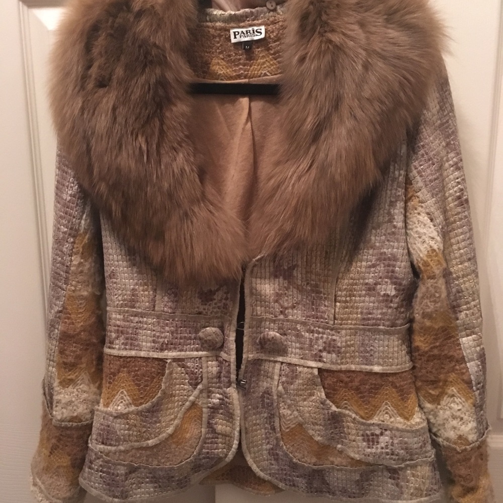 RARE!!! Full fox collar on unique jacket Medium